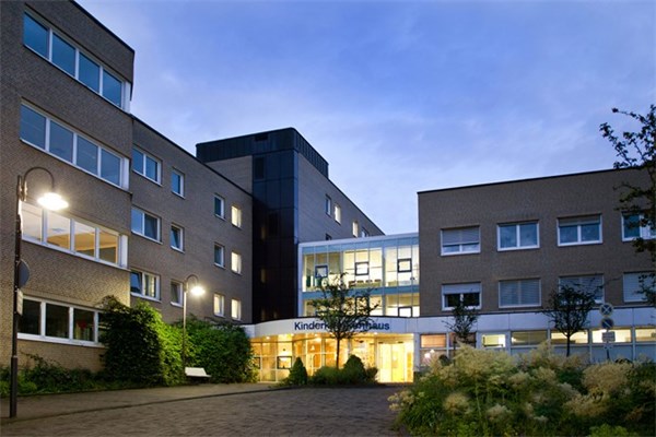 Pflege Kinderkrankenhaus außen Foto: ©Kliniken Köln