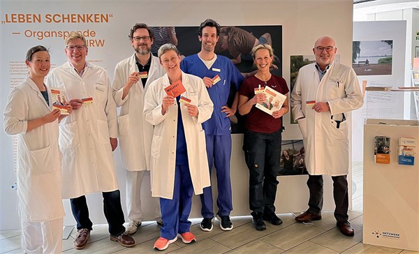 Das Team des Transplantationszentrums*, Foto: Kliniken Köln/Krebs
