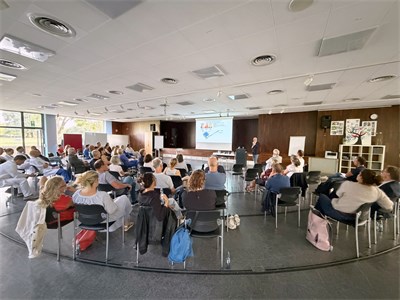 Im Krankenhaus Holweide trafen sich die Mediziner*innen zum 50. Jubiläum, Foto: Krebs/Kliniken Köln