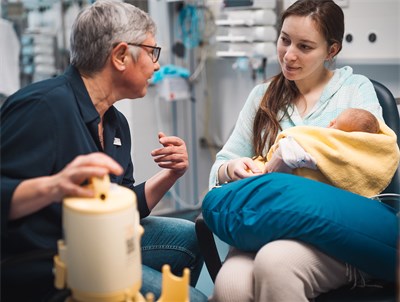 Stillberaterin Barbara Kämmerer im Gespräch, Foto: monsters of media