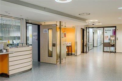 Die Wöcherinnenstation wurde frisch renoviert. Foto: Darius Misztal/Kliniken Köln