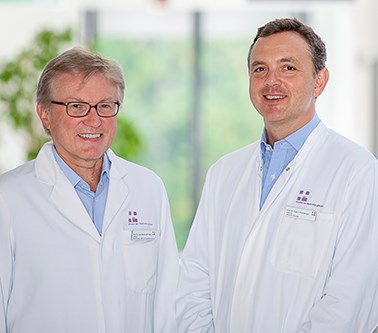 Prof. M. M. Heiss (links) und Prof. C. F. Eisenberger, Chefärzte der Klinik. Foto: A. M. Panousi