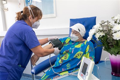 Behandlung in der Onkologischen Ambulang, Foto: © Kliniken Köln/ BFF